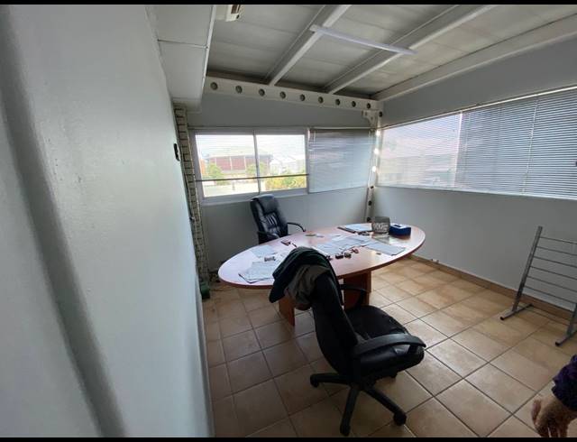 608M² WAREHOUSE FOR SALE IN KILLARNEY GARDENS